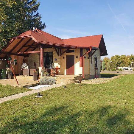 Oaza Kuca Za Odmor Villa Curug Exterior photo